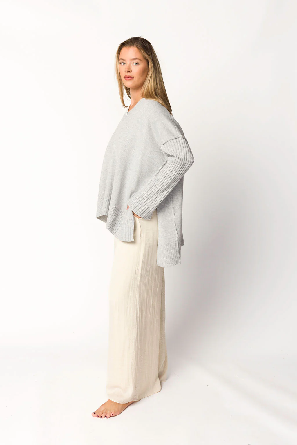 Paisley V-Neck Sweater in Heather Grey - Iieemm