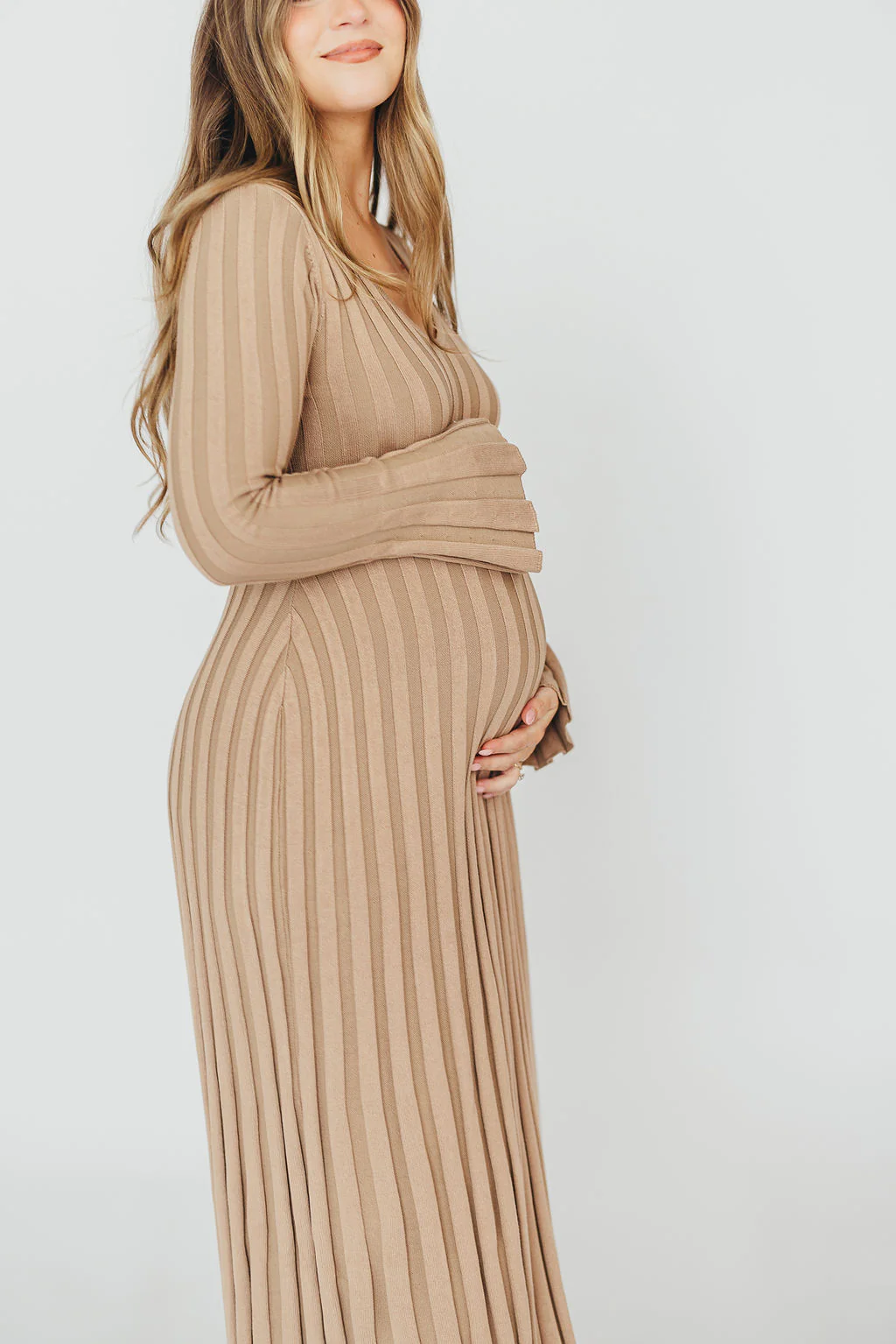 Hadley Long Sleeve V-Neck Knit Maxi Dress in Espresso - Iieemm