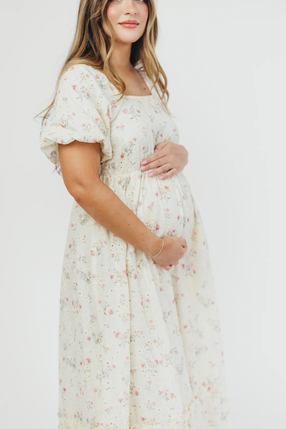 Remi Eyelet Floral Maxi Dress in Ivory - Iieemm