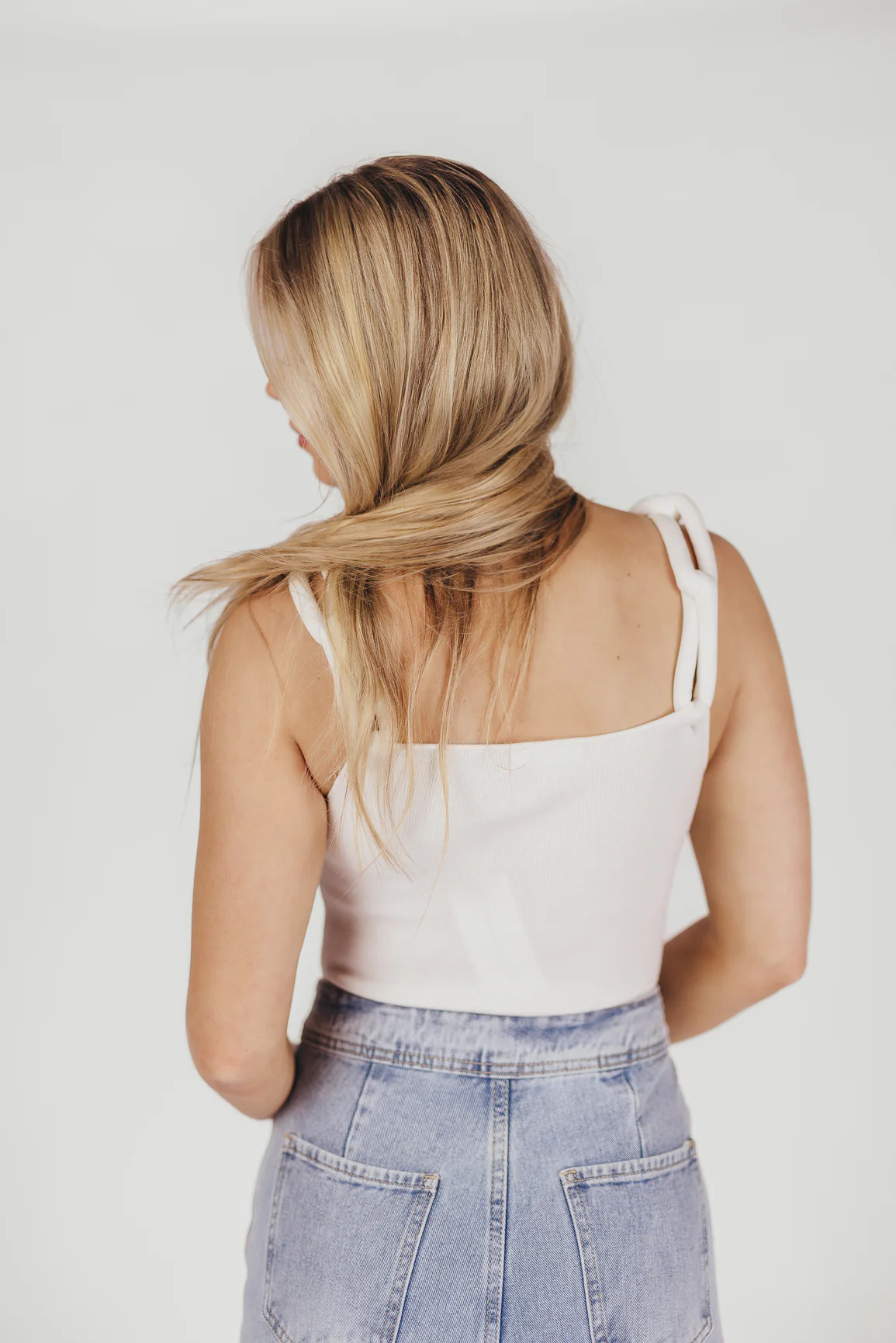 Finley Bodysuit with Chain Straps in Off-White - Iieemm