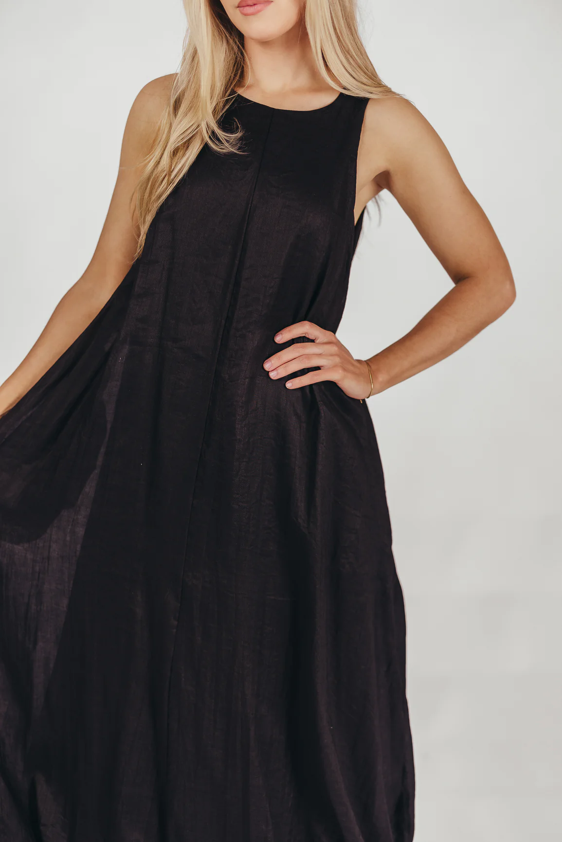 Charlie Linen-Blend Tank Maxi Dress with Pockets in Black - Iieemm