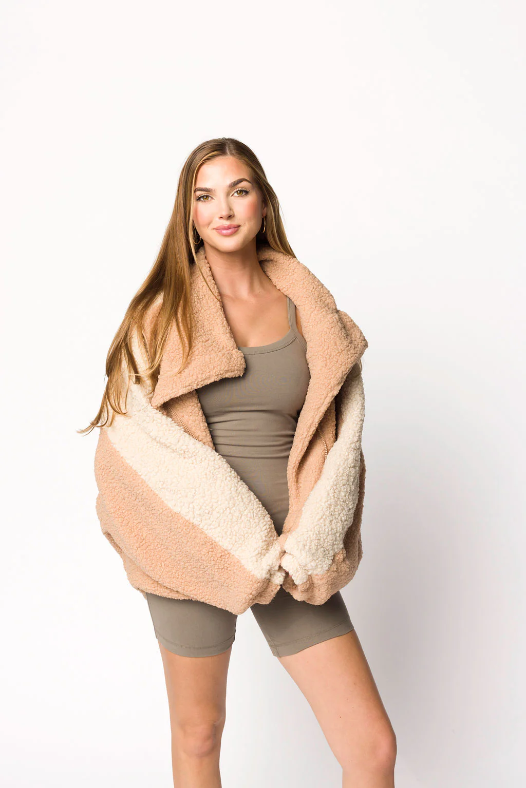 Luca Color-blocked Sherpa Jacket in Coconut Milk/Camel - Iieemm