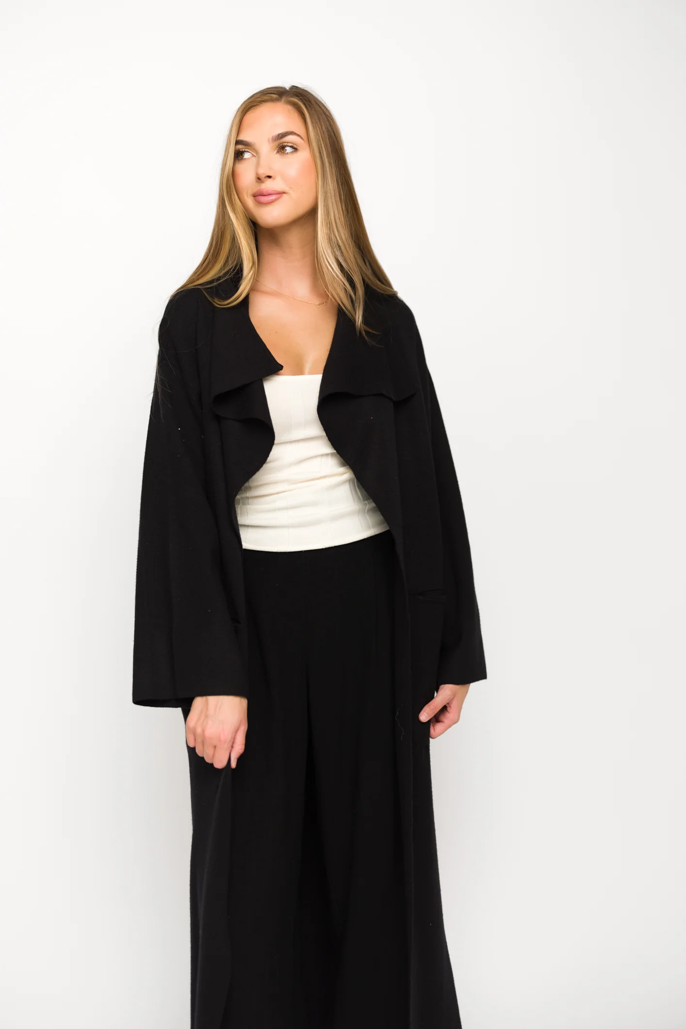 Elsa Sweater Coat in Black - Iieemm