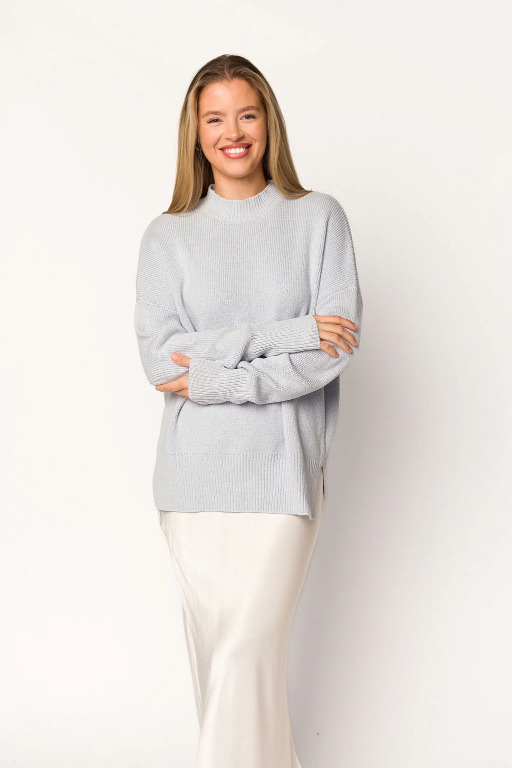 Riley Sweater in Light Blue - Iieemm