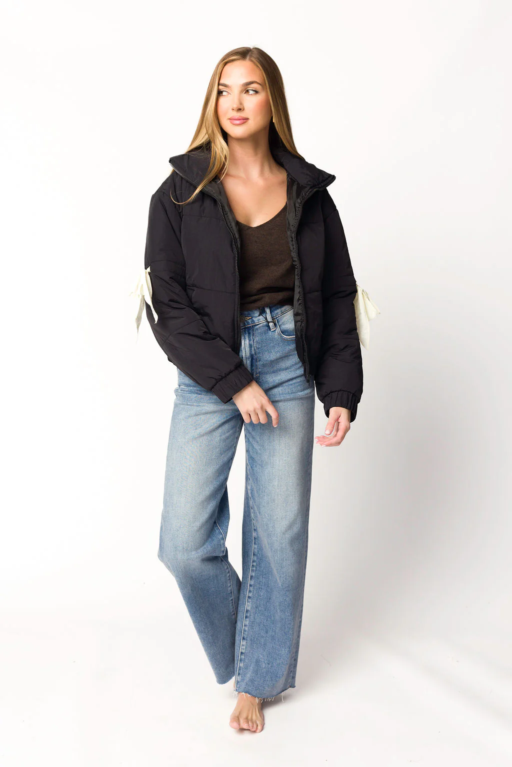 Andy Bow Cropped Puffer Jacket in Black - Iieemm