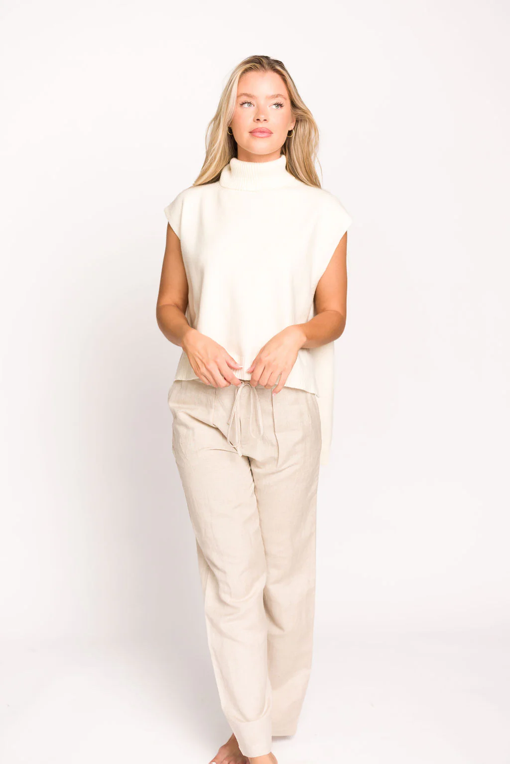 Kat High-Low Turtleneck Sweater in Coconut Milk - Iieemm